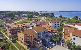 Apartments Mirjan 2000